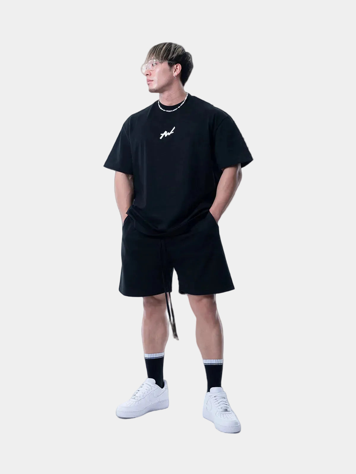 SWEAT SHORTS (BLACK)