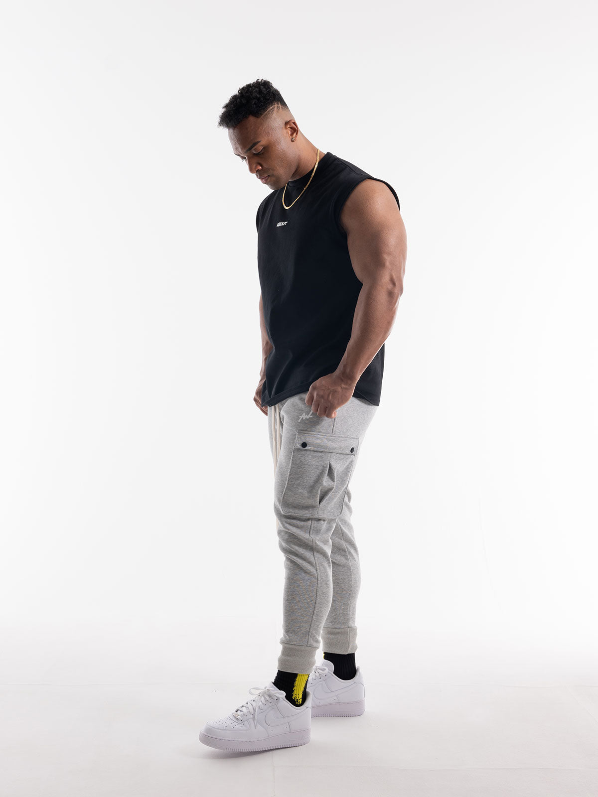 NO SLEEVE HANDCRAFTED LOGO(BLACK)