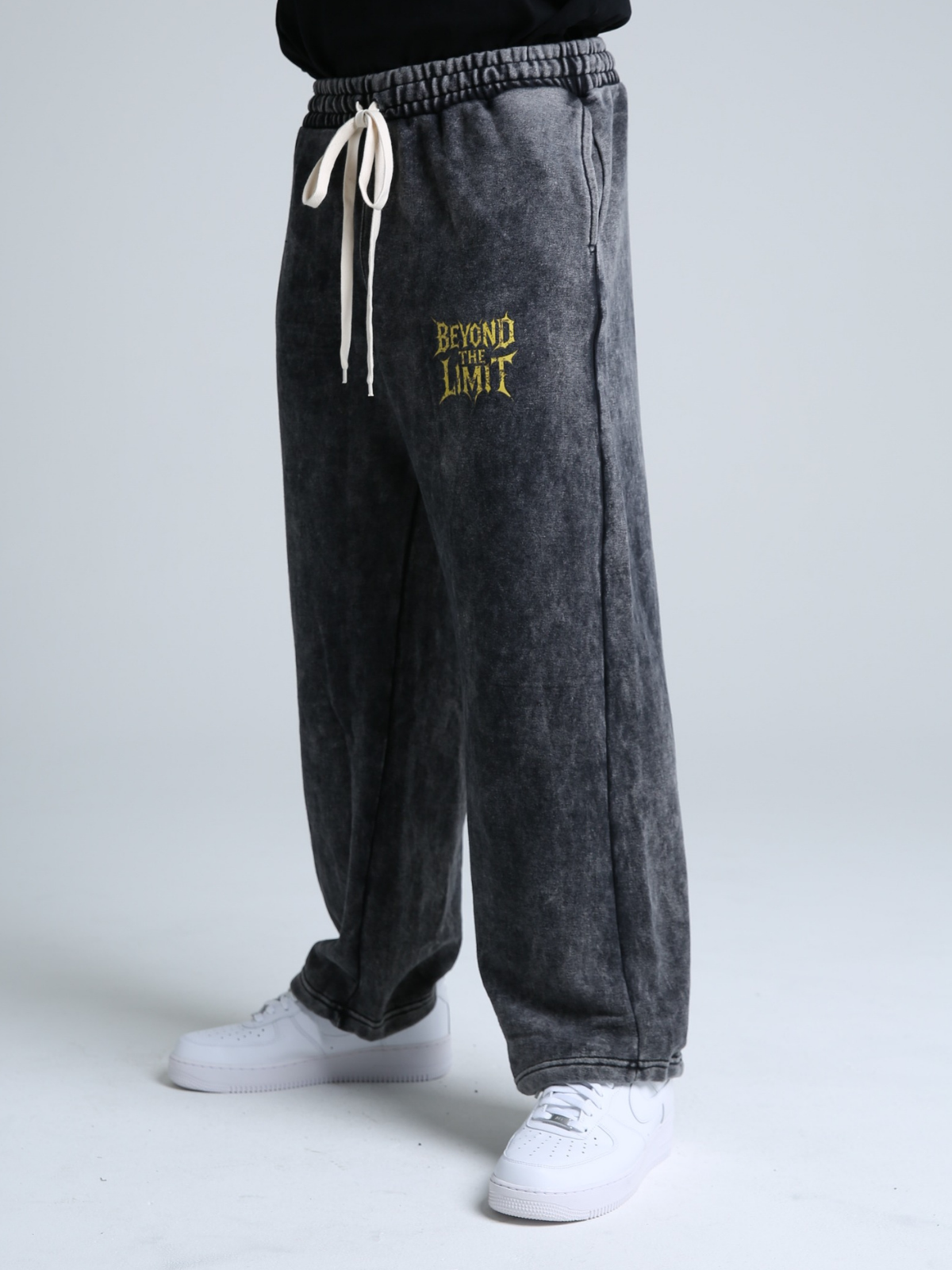 SWEAT PANTS SPRAY (BLACK)