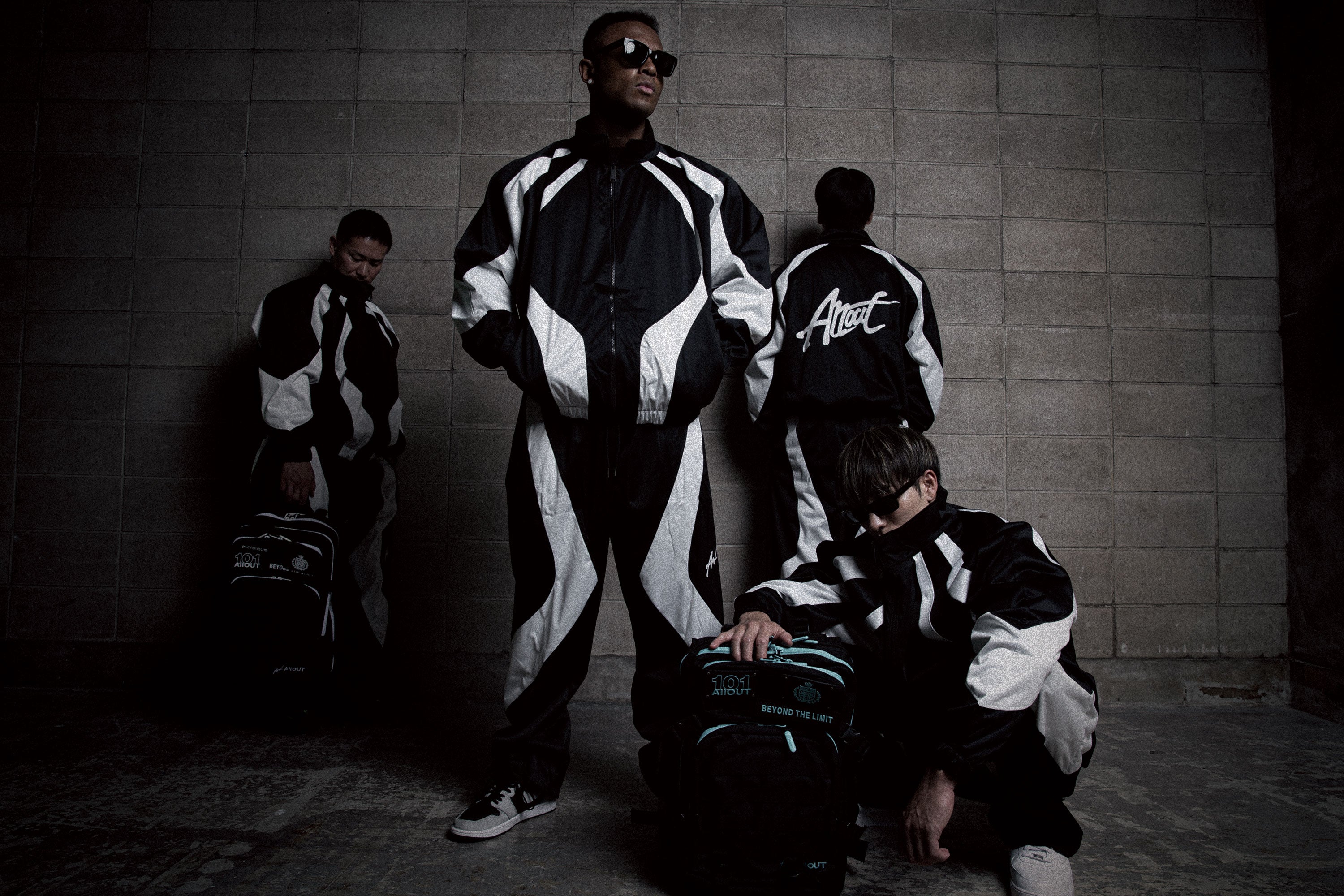 オールアウト　ALLOUT スウェット上下セットアップ　トレーニングウェア　新品 オールアウト ALLOUT スウェット上下セットアップ トレーニングウェア